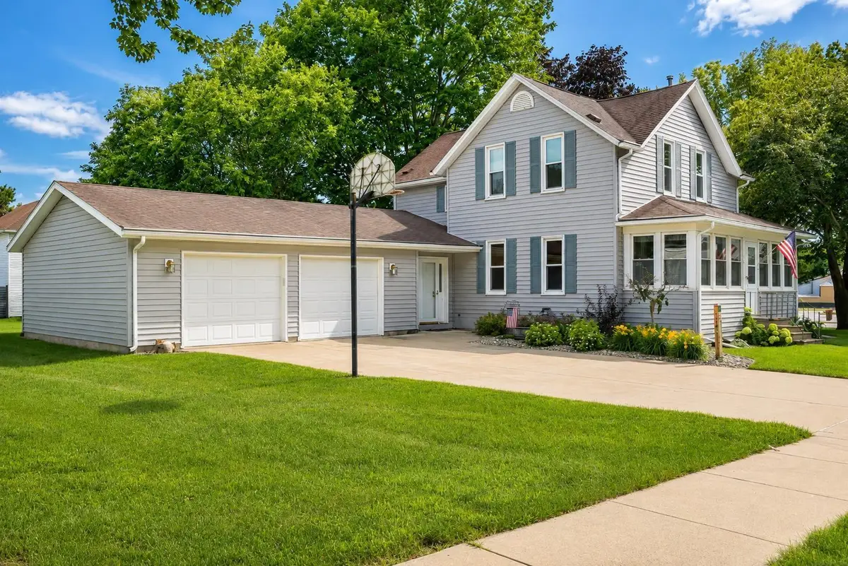 129 Washington, Denver, IA 50622 - #1