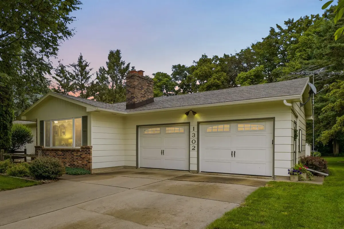 1302 Round Horn Street, Waverly, IA 50677 - #1
