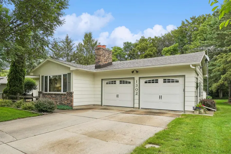 1302 Round Horn Street, Waverly, IA 50677 - #2