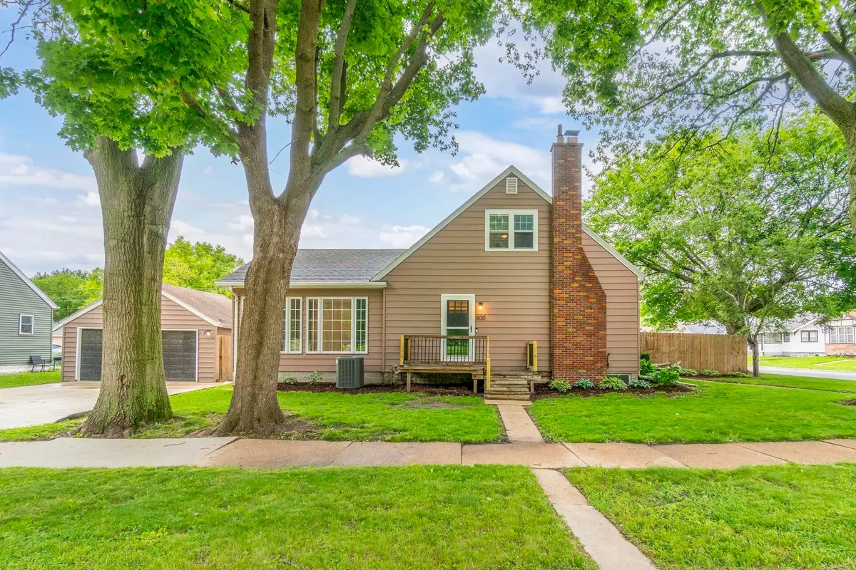 800 Campbell Avenue, Waterloo, IA 50701 - #1