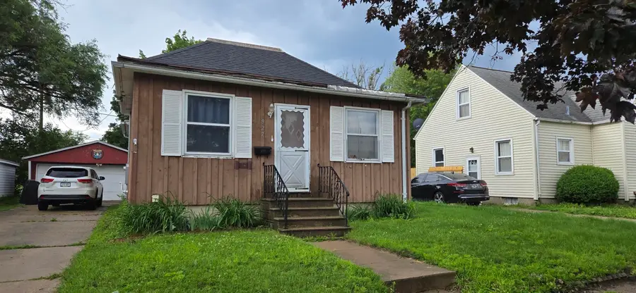 927 Newton Street, Waterloo, IA 50703 - #2