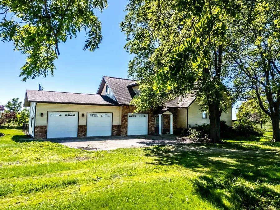 2613 270th Street, Readlyn, IA 50668 - #2