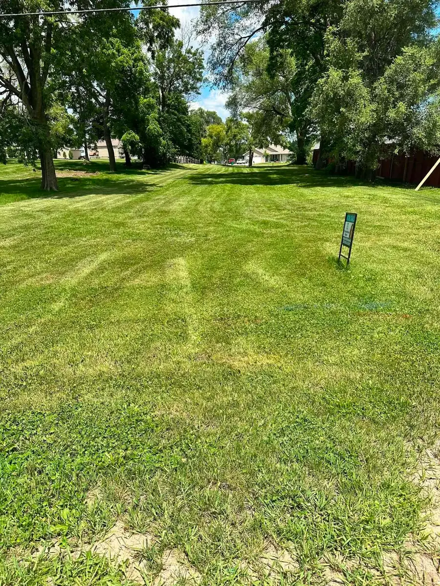 000 Lafayette Street, Elk Run Heights, IA 50707 - #2