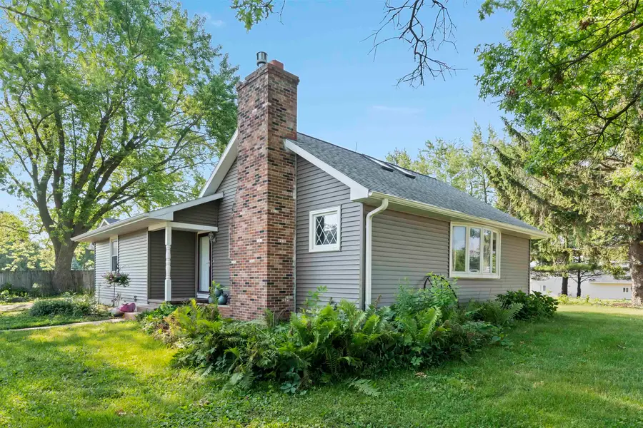 2094 Jamestown Ave, Independence, IA 50644 - #2