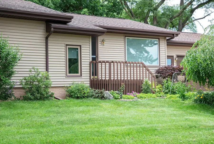 107 Eastgate Dr, Reinbeck, IA 50669 - #2