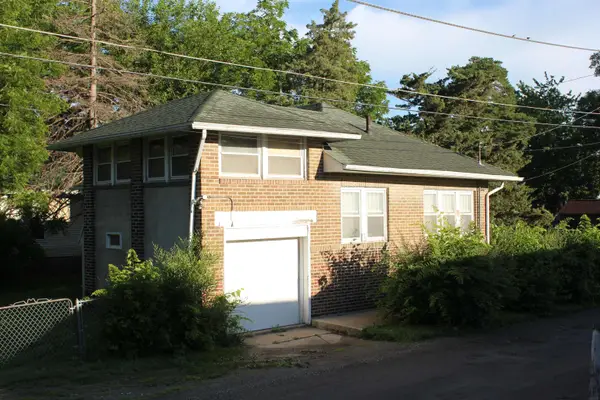 415 W Parker Street, Waterloo, IA 50703