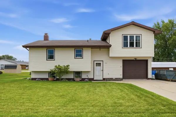 803 Sunset Street, New Hampton, IA 50659
