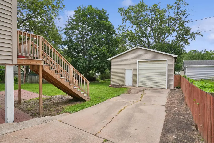 1016 W 2nd Street, Cedar Falls, IA 50613 - #3