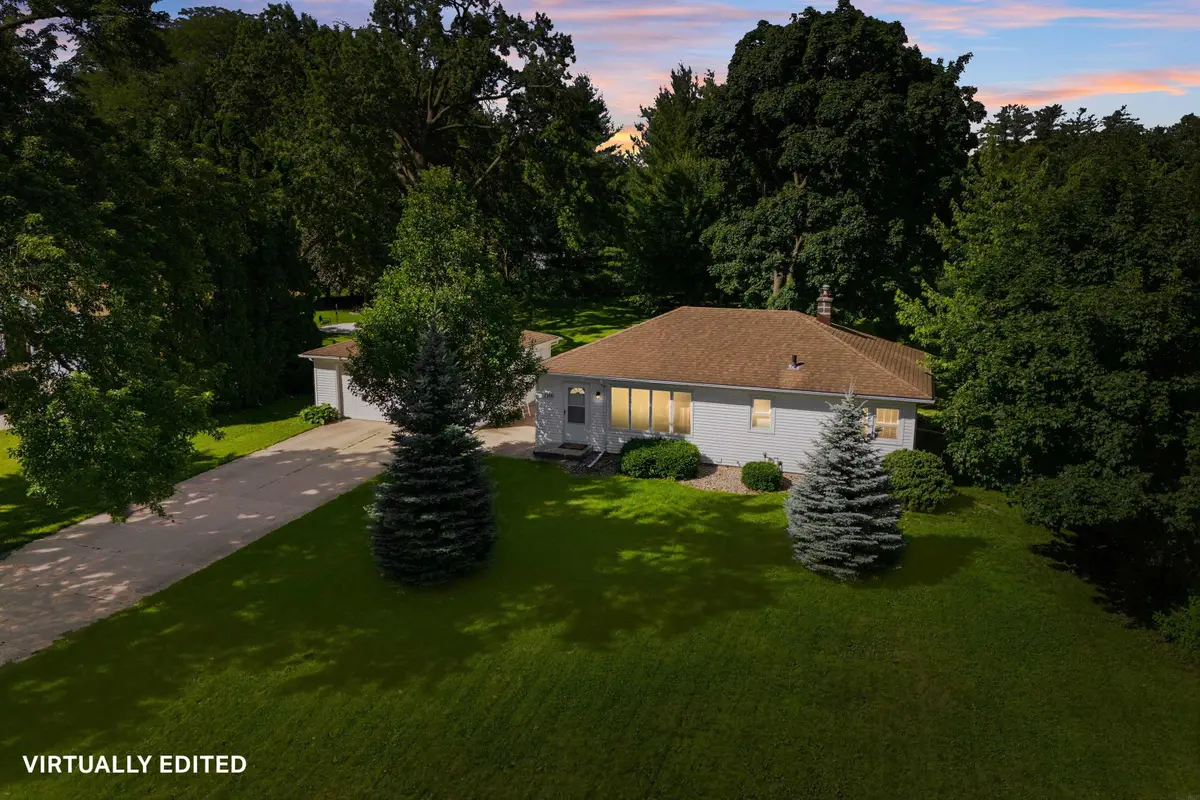 2019 Pleasant Drive, Cedar Falls, IA 50613 - #1