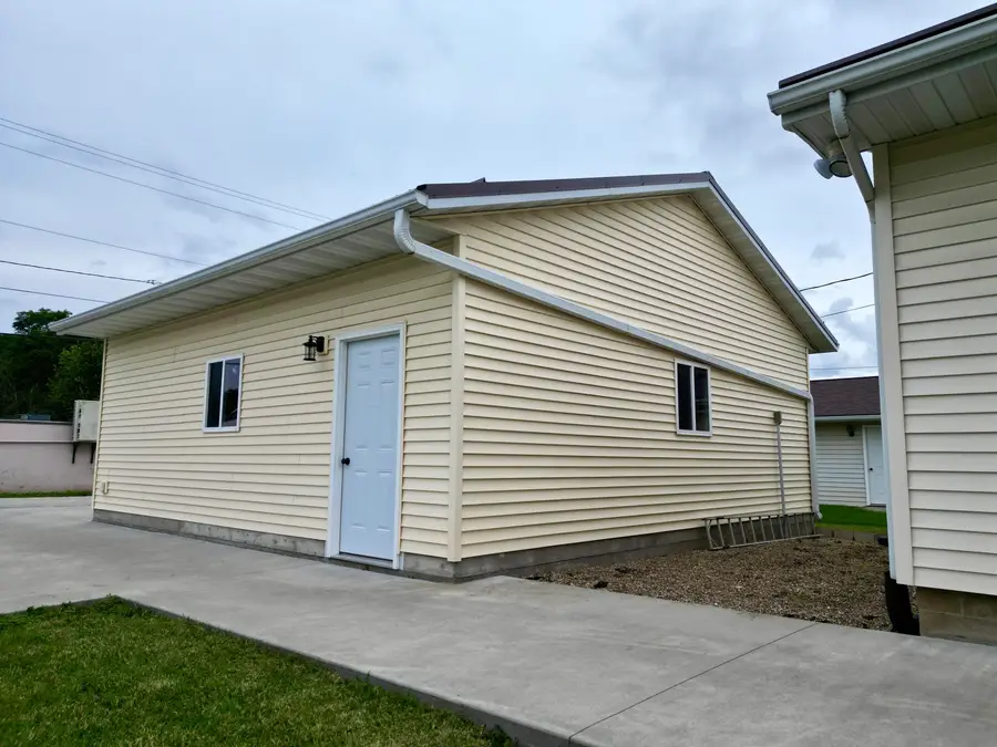 1013 Mechanic Street, Decorah, IA 52101 - #3