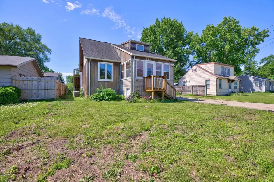 324 Brookside Avenue, Evansdale, IA 50707 - #2