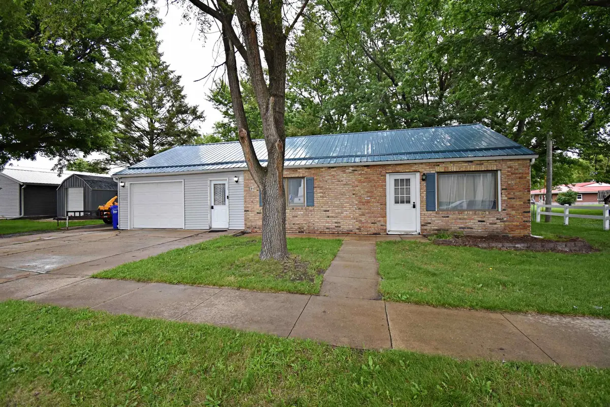 112 NW 9th Avenue, Independence, IA 50644 - #1