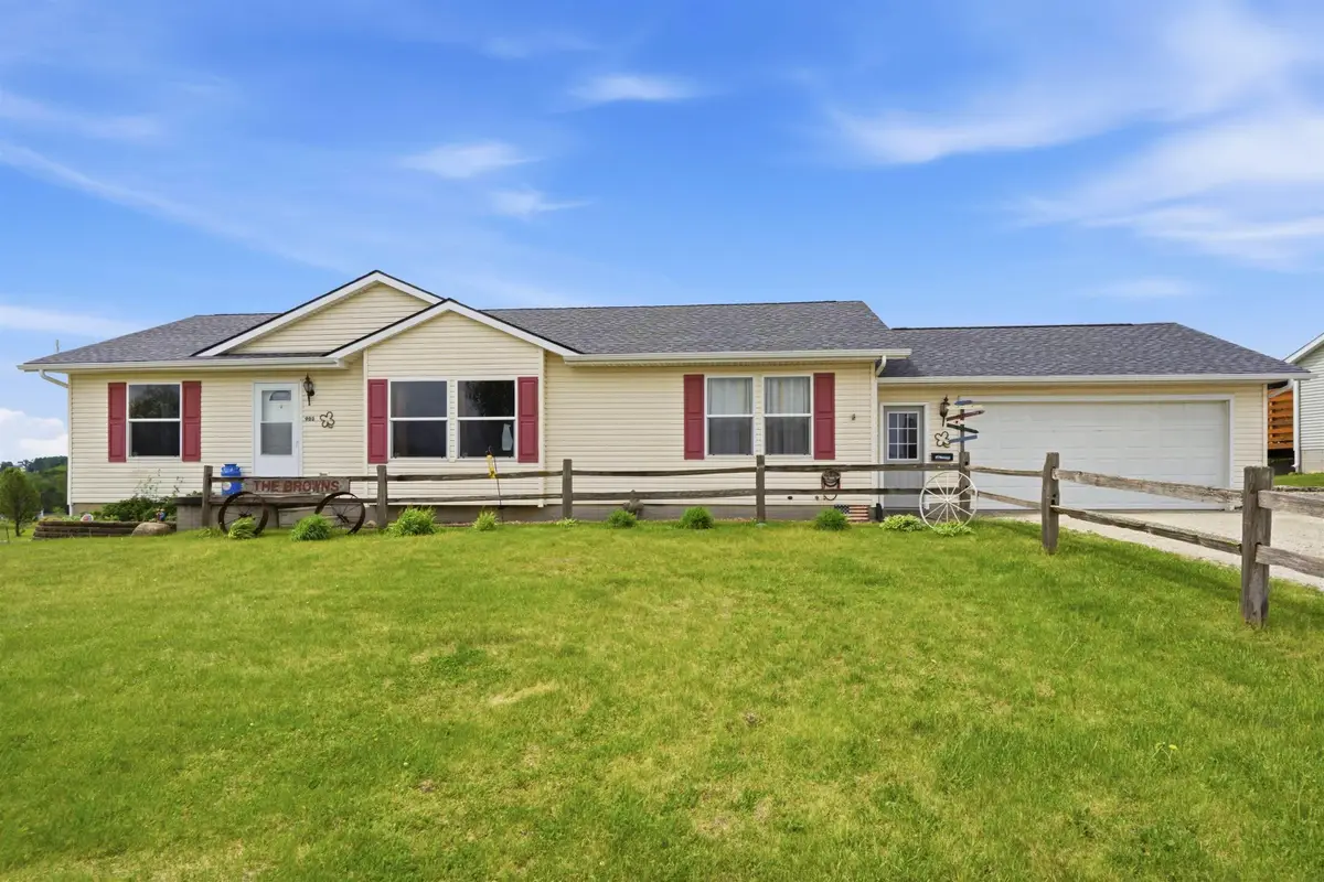 903 Main Street, Brandon, IA 52210 - #1