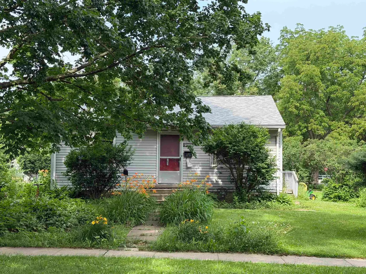 2103 Franklin Street, Cedar Falls, IA 50613 - #1