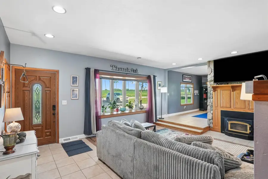 5809 Foulk Road, Waterloo, IA 50702 - #3