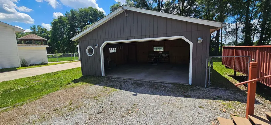 401 Saunders Avenue, Evansdale, IA 50707 - #3