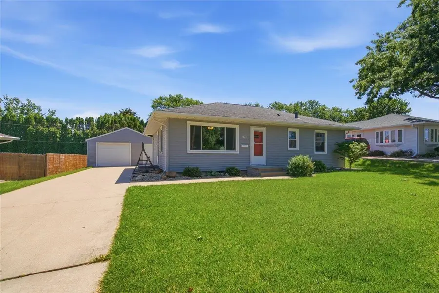 1223 Maxine Avenue, Waterloo, IA 50701 - #2
