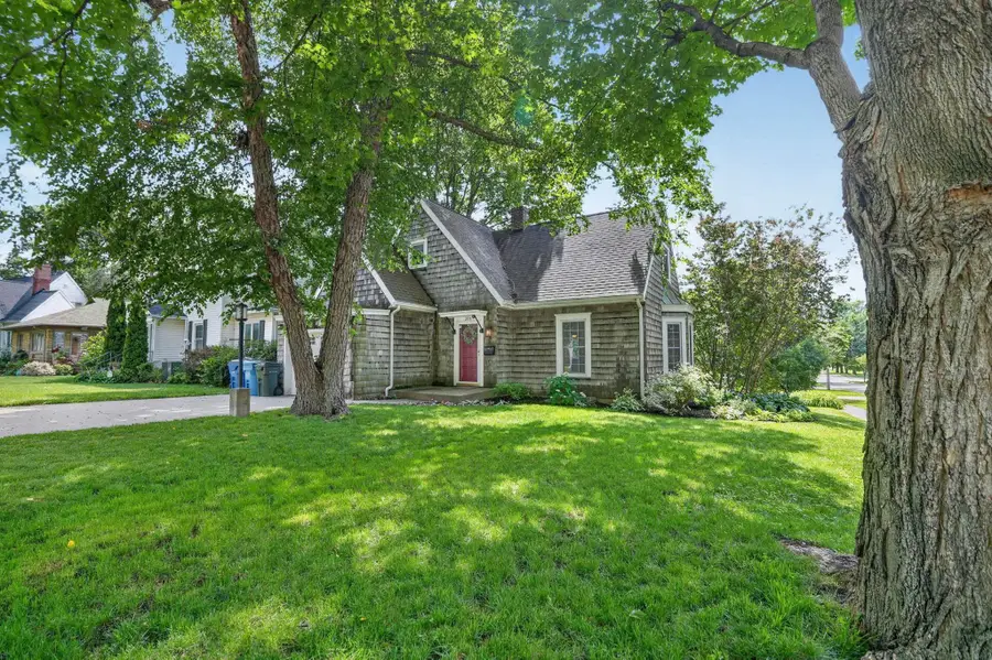 304 Columbia Circle, Waterloo, IA 50701 - #2