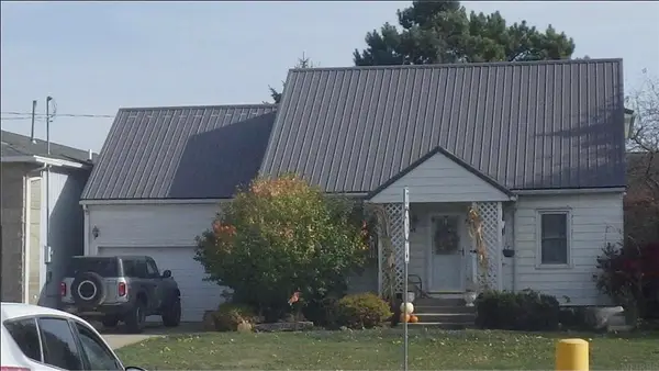 4 SW 9th Street, Waukon, IA 52172