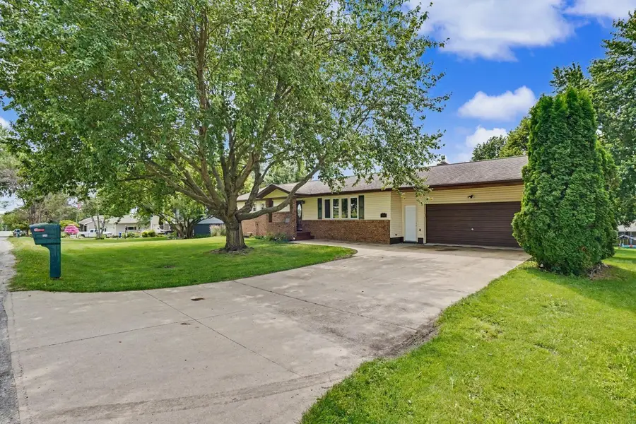 726 8th Ave Ne, Oelwein, IA 50662 - #3