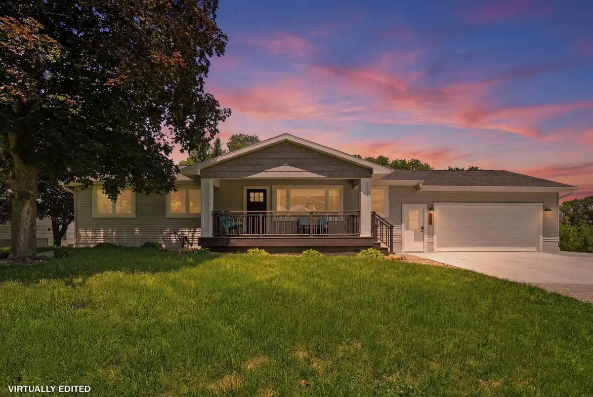 3553 E Shaulis Road, Waterloo, IA 50702 - #1