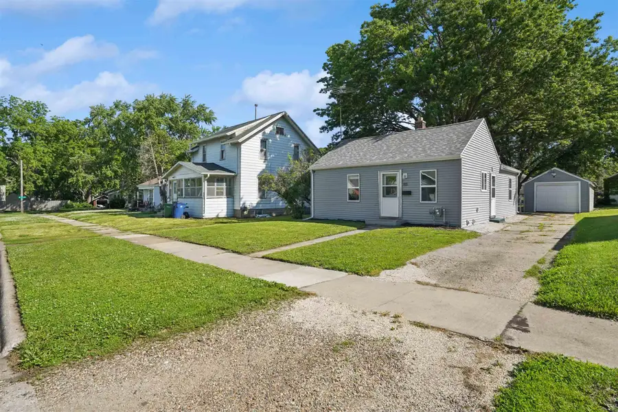 915 Leavitt Street, Waterloo, IA 50702 - #3