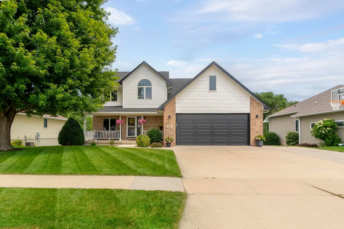 325 Alvarado Avenue, Cedar Falls, IA 50613 - #1