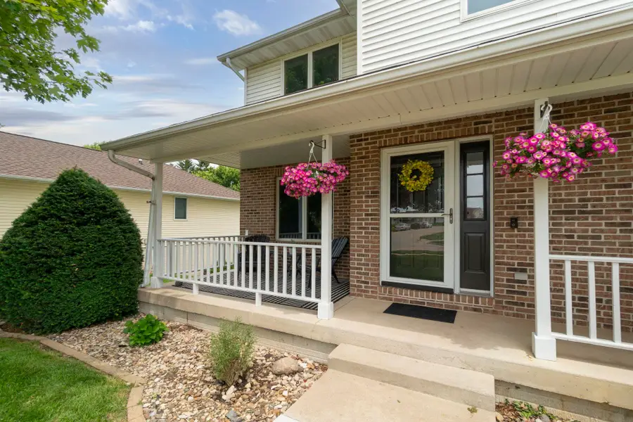 325 Alvarado Avenue, Cedar Falls, IA 50613 - #3