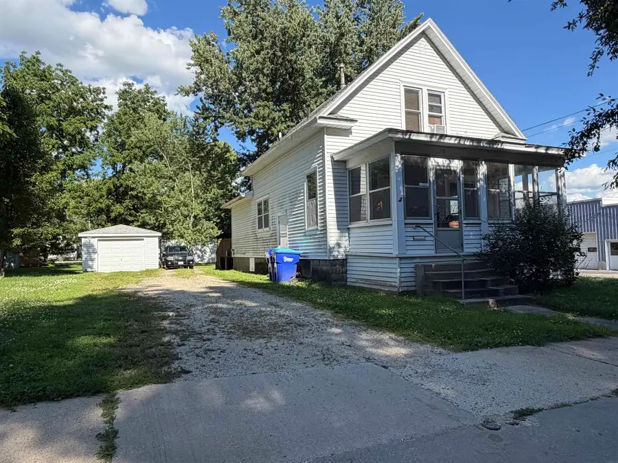 15 & 17 3rd Ave Nw, Oelwein, IA 50662 - #2