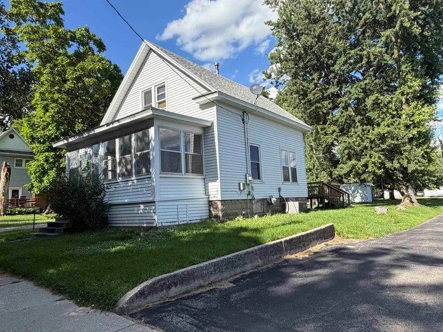 15 & 17 3rd Ave Nw, Oelwein, IA 50662 - #3