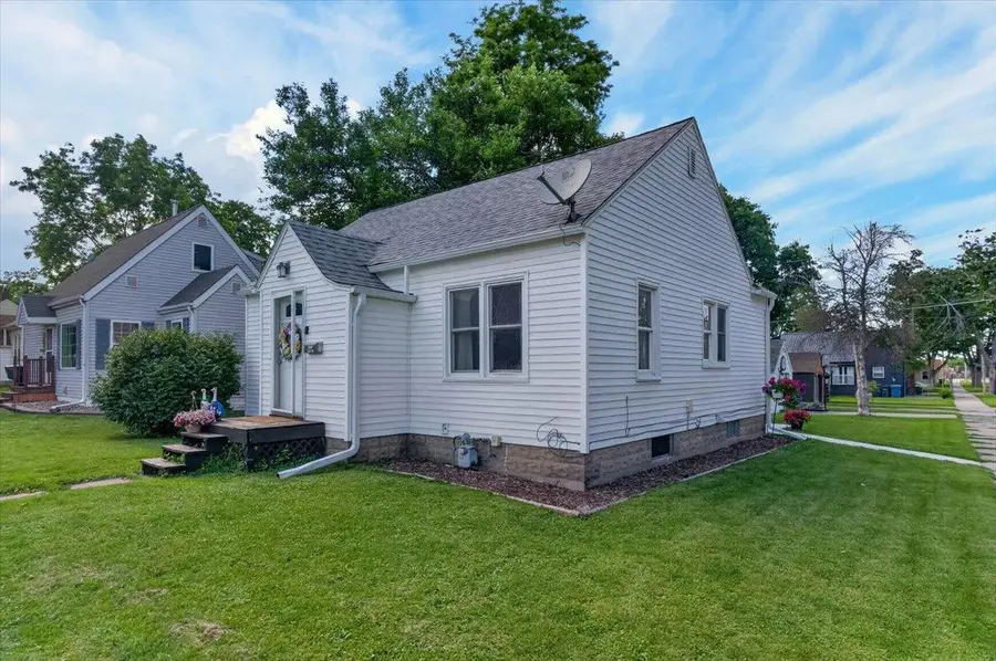 1557 Forest Avenue, Waterloo, IA 50702 - #3