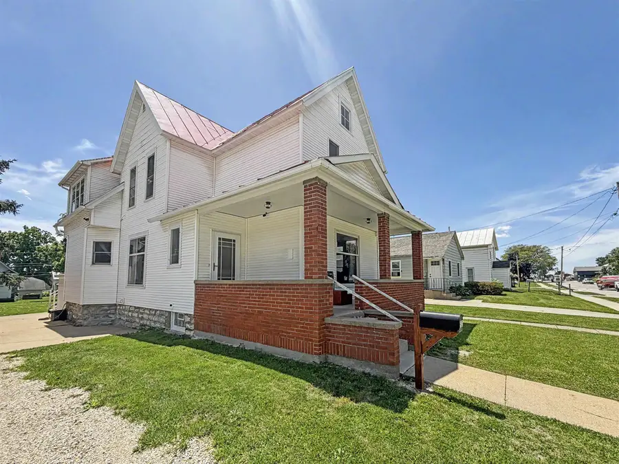512 W Main Street, Waukon, IA 52172 - #3