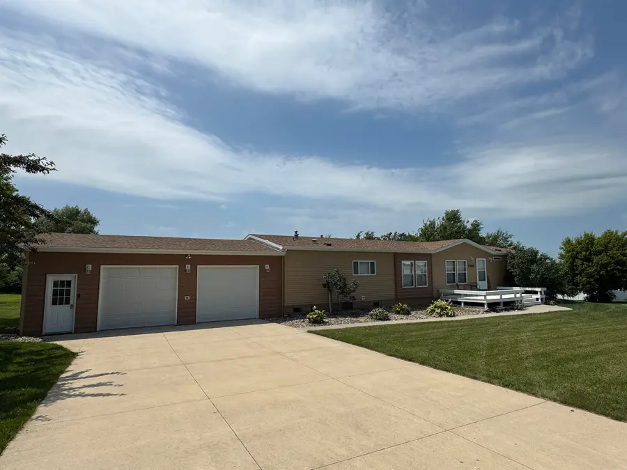 709 6th Street, Parkersburg, IA 50665 - #3