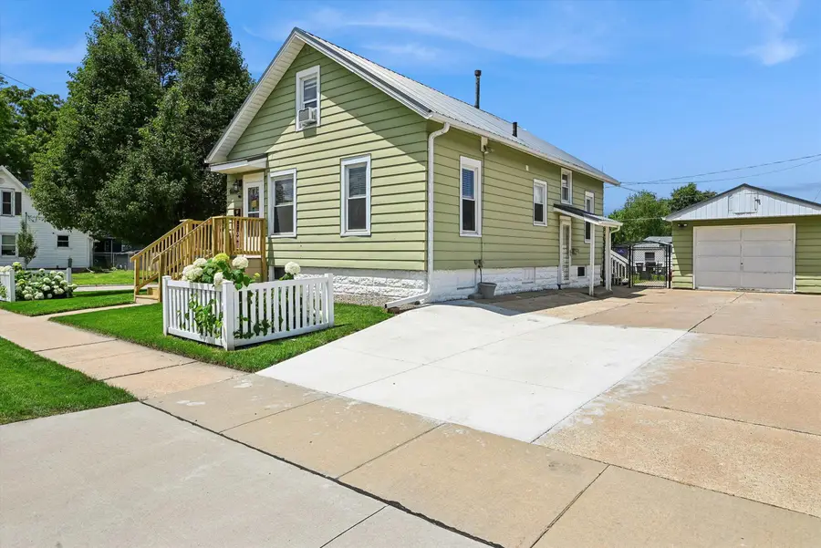 2700 3rd Avenue, Marion, IA 52302 - #3