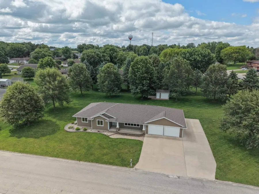 1305 Nash Street, Aplington, IA 50604 - #2
