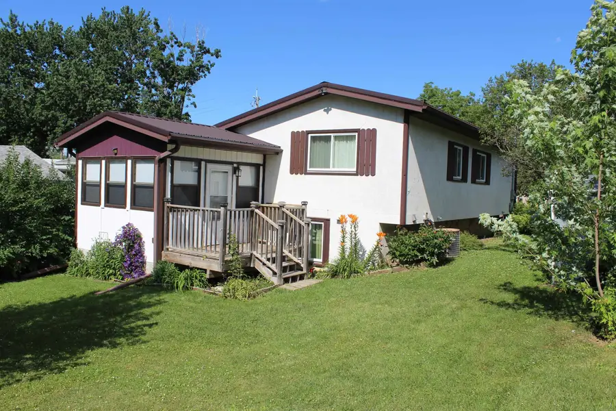 811 Beck Street, Charles City, IA 50616 - #2