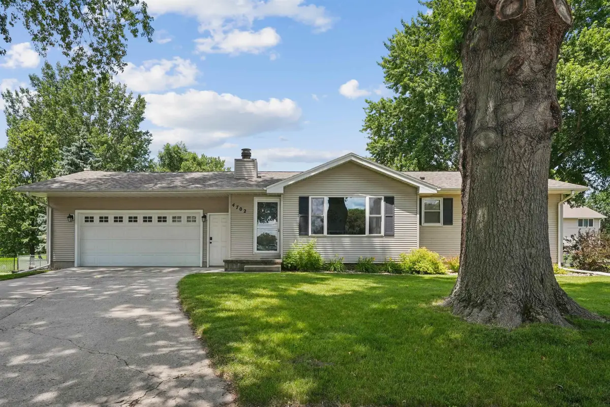 4702 Leslee Lane, Waterloo, IA 50701 - #1