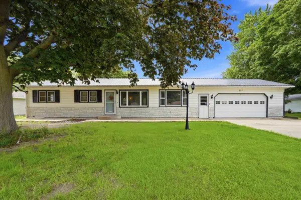 322 Crestridge Drive, Waterloo, IA 50702