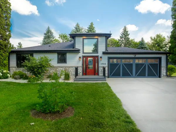 1702 NW 20th Street, Waverly, IA 50677