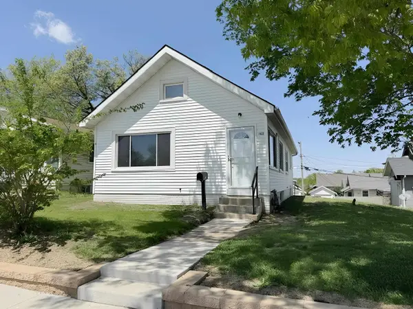 1822 SE Mt Vernon Road, Cedar Rapids, IA 52403