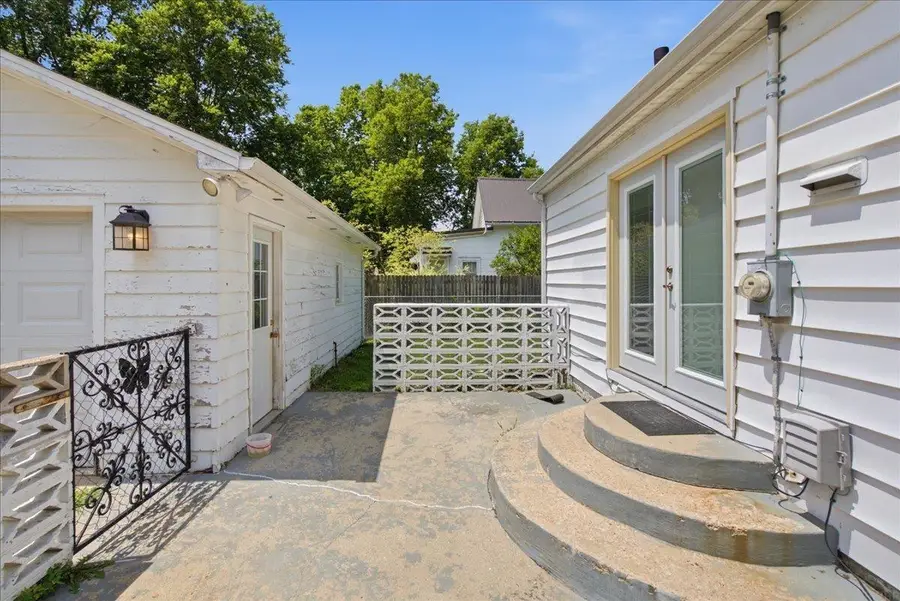 262 Cottage Grove Avenue, Waterloo, IA 50703 - #2