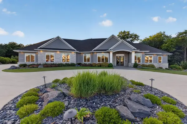 1214 Lakeshore Drive, Cedar Falls, IA 50613