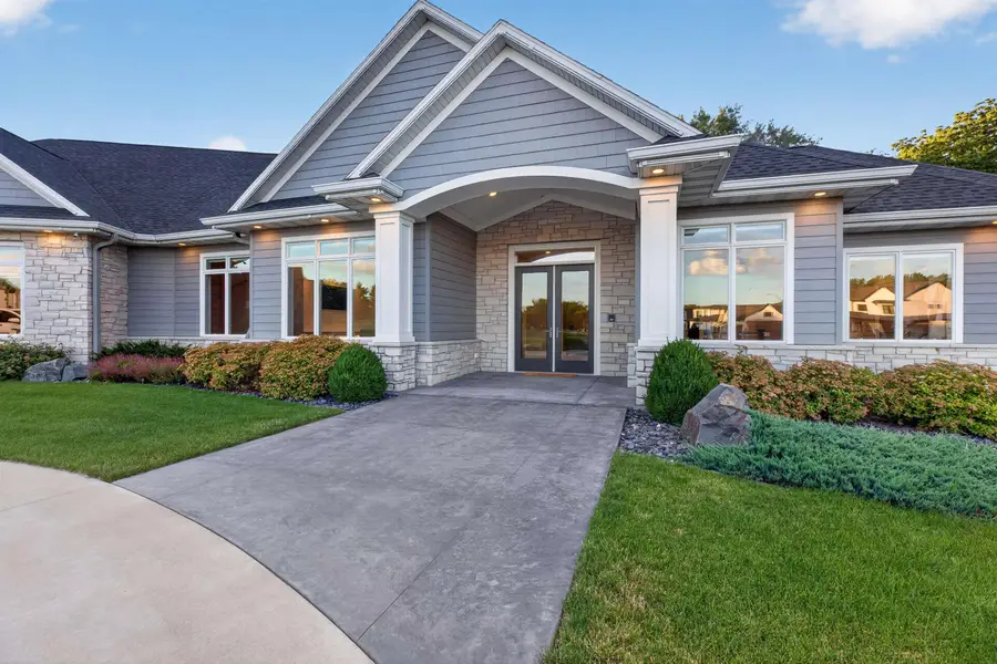 1214 Lakeshore Drive, Cedar Falls, IA 50613 - #3