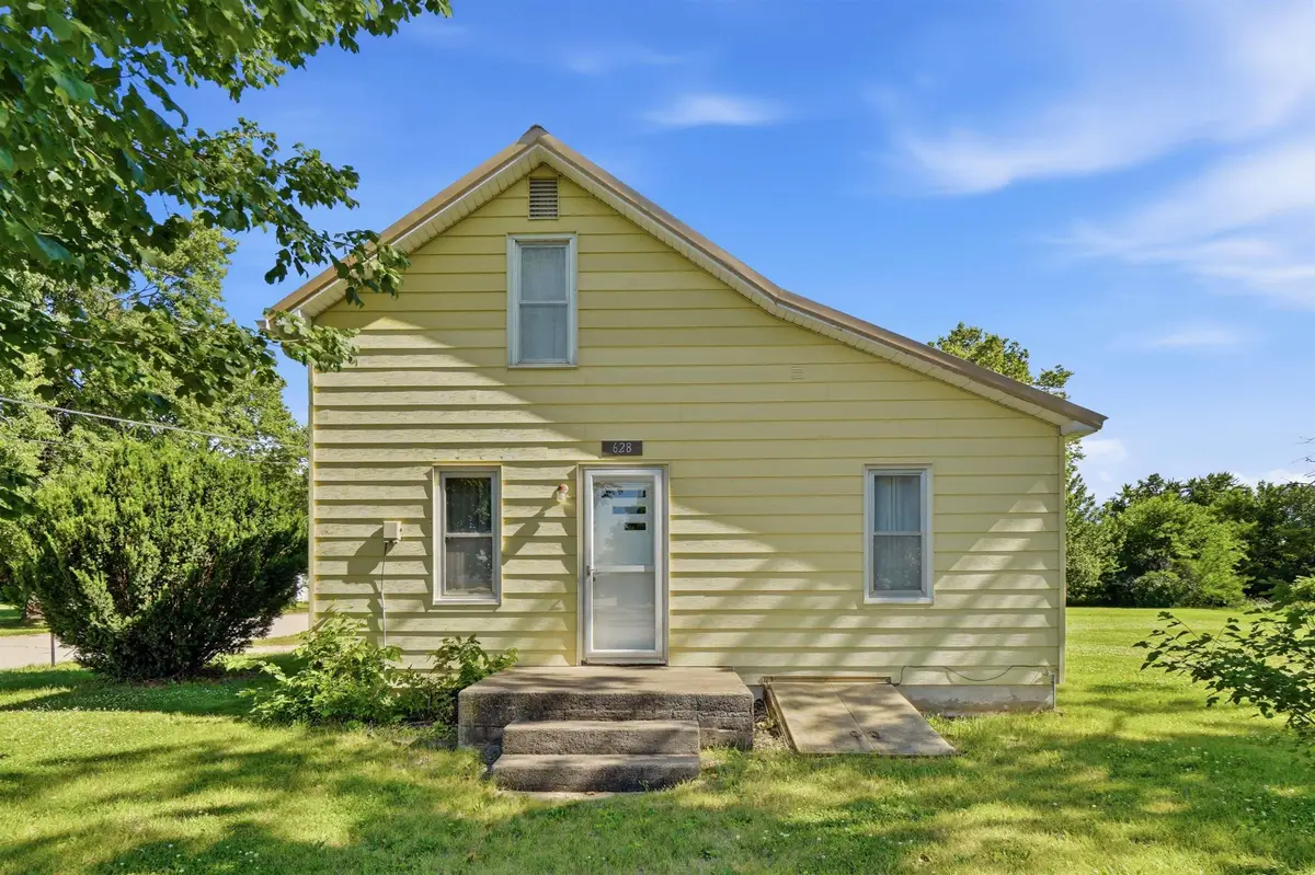 628 W Superior Street, Clarksville, IA 50619 - #1