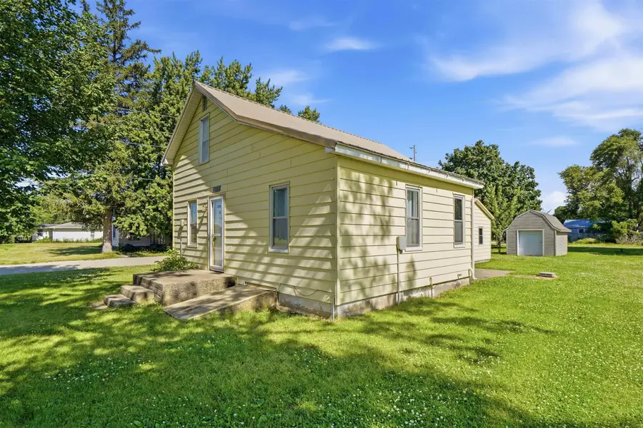 628 W Superior Street, Clarksville, IA 50619 - #3