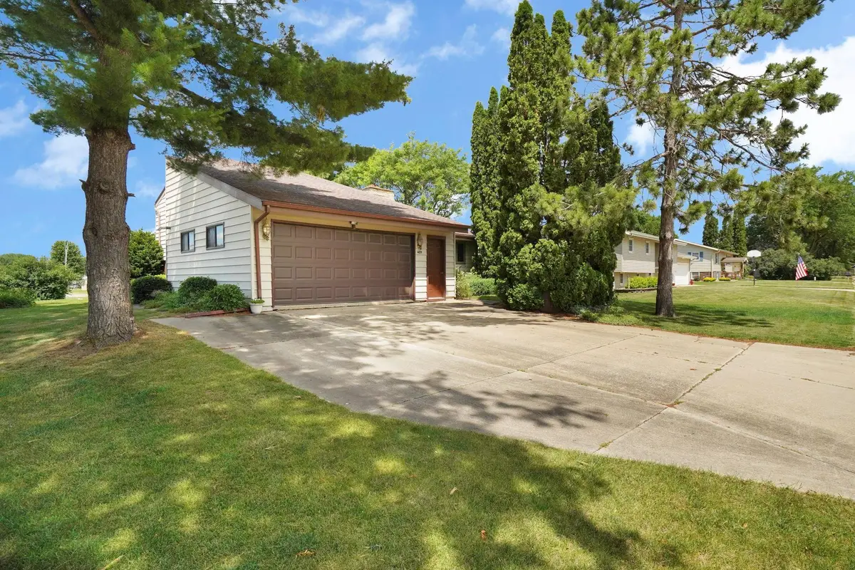 409 S 5th Avenue, New Hampton, IA 50659 - #1