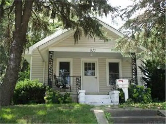 822 W 1 Street, Cedar Falls, IA 50613 - #1