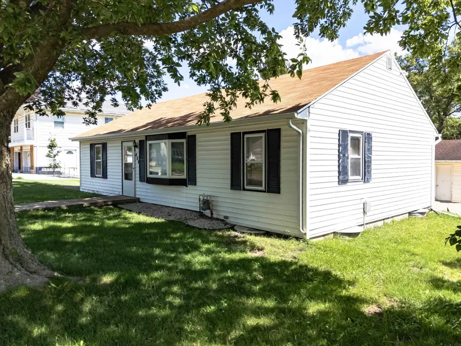 406 20th Avenue, Gilbertville, IA 50634 - #2