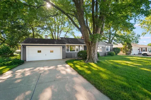 3314 Scenic Dr, Cedar Falls, IA 50613
