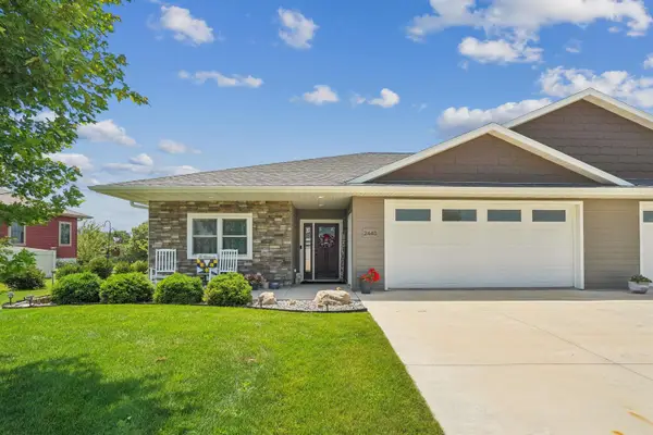 2440 Red Oak Road, Decorah, IA 52101